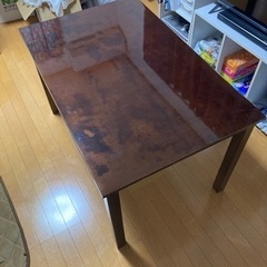 テーブル