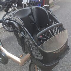 ｄ33🌀🟢🔴土日もお子様と土足のまま、いろいろなタイプの電動自転車のご試乗可能です。  🌕️🟢電動自転車・リサイクル専門店　🔵🔴　ご試乗をしてから、ご購入できます。  🔴２０インチ、チャイルドシート、２人乗り、３人乗り、１人乗り電動自転車  🔴🔵バカ良心的な電動自転車屋🔴１００日間・安心の無料点検・🌕️無料交換保証サービス付き  🟢後ろチャイルドシートを大きめのかごに変更のオプション無料です。  🔴バッテリーは新品の９０％以上の性能です。  🟣１回の充電で３０Ｋｍ程度走行可能の画像