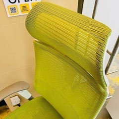 《売約済》【武蔵小山店】バロンチェア　27万円 オカムラ OKAMURA オフィスチェア Baron バロン シリーズ CP81CZ オフィスチェア スタンダードメッシュタイプ エクストラハイバック 可動ヘッドレストタイプ シルバーフレーム ボディ(ホワイト) 座(メッシュ) アジャストアーム付 ランバーサポート付 検　CP81CZ-FDH6　OAチェア　の画像