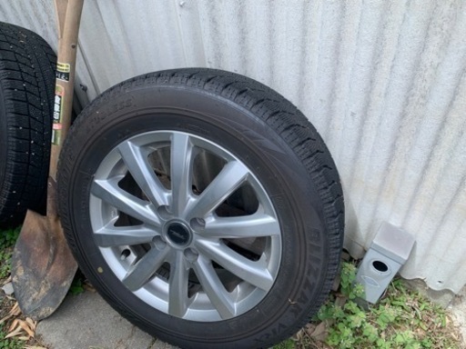 スタッドレスタイヤ　アルミホイール付き　185/65R15
