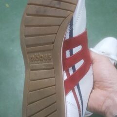 mobus(モーブス)　スニーカー 25.5cmの画像