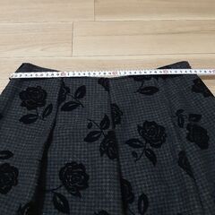 美品　ギャラリービスコンティスカートの画像