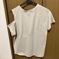 カットソーの画像