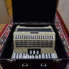 アコーディオン　ドイツ製　KAWAI　KSA-60W