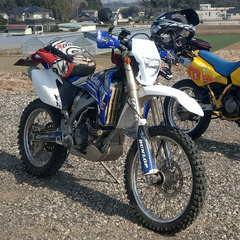WR250F　07　アルミフレームの初期です