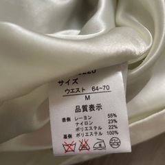 【数回のみ着用】Mサイズ　レーヨン　膝下スカートの画像