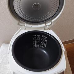 炊飯器 5.5合 炊飯ジャー 東芝 TOSHIBA RC-10HKの画像