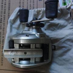 釣り　リール　SHIMANO CHINUMATIC1000ゴールド　シマノ の画像