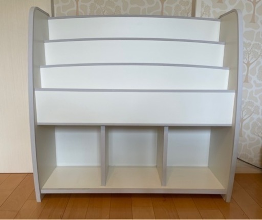 こどもと暮らし　絵本棚