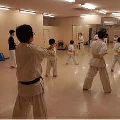 無料体験実施中　空手の画像