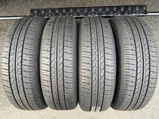 185/65R15ブリヂストン 夏タイヤ 溝有 イボ有　ノート bB フリード ティーダ