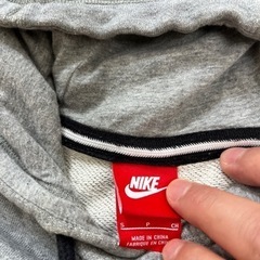 ナイキ　メンズ　パーカー　Sサイズの画像