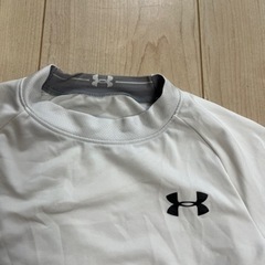 アンダーアーマー　キッズ　アンダーシャツ　YMDサイズの画像