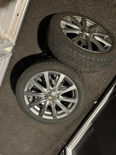 車のパーツ タイヤ、ホイール