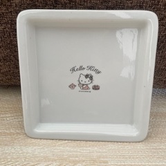 キティちゃん　お皿　陶器製
