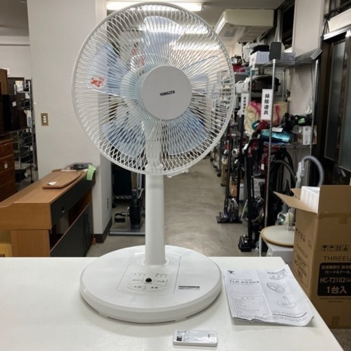 K2404-599 YAMAZEN 30cmリビング扇風機 YLR-AG303 リモコン取説付き キズ汚れ有り 2021年製 動作確認済み
