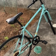 自転車 クロスバイクの画像