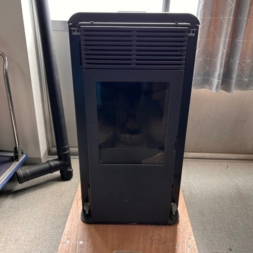 EDILKAMIN/エディルカミン ポイント ペレットストーブ W450×D500×H930 重量137Kg 6～20畳用