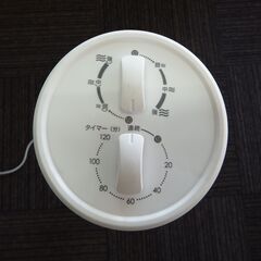 ニトリ タワーファン FTH-T1WH 2021年製 扇風機 ファン スリム タイマー付き 首振りの画像