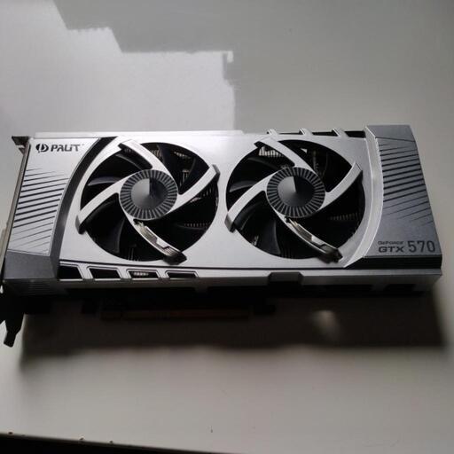 ほぼ新品 GTX570  パソコン PCパーツ