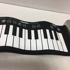♪電子ピアノ ゴムマット型 キーボード 鍵盤楽器 持ち運び可能 通電・動作確認済 中古 (NF240214) 252-212Wの画像