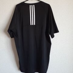 adidasシャツ　size　Mの画像