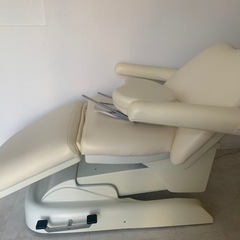 お話中です【緊急⚠️値下げ❣️電動エステベッド】の画像