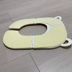 携帯折りたたみ補助便座の画像
