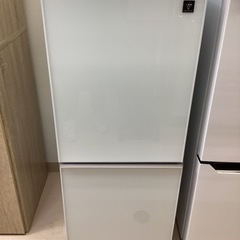美原店　シャープ SHARP 冷蔵庫 (幅48.0cm) 137L プラズマクラスター 両開き 2ドア (つけかえどっちもドア・ガラスドア) クリアホワイト SJ-GD14E-W 家電 キッチン家電 冷蔵庫