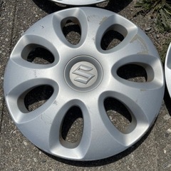 スズキ13インチホイールキャップの画像