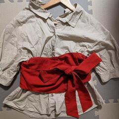 ベージュシャツ＋リボンベルト