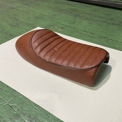 バイク　カスタムシート　カフェレーサー