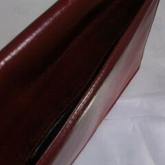 ★ブランドJK(コシノジュンコ）クラッチバッグ★綺麗なワインレッドカラーです、特に大きな傷等なし、★お問い合わせ前にプロフィール必読ですの画像