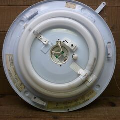 USED リモコンなし　ヒモを引っ張って点灯するタイプです 壁スイッチの無い古い建物に使えます 蛍光灯シーリングライト 東芝　TOSHIBA　相当古いの画像