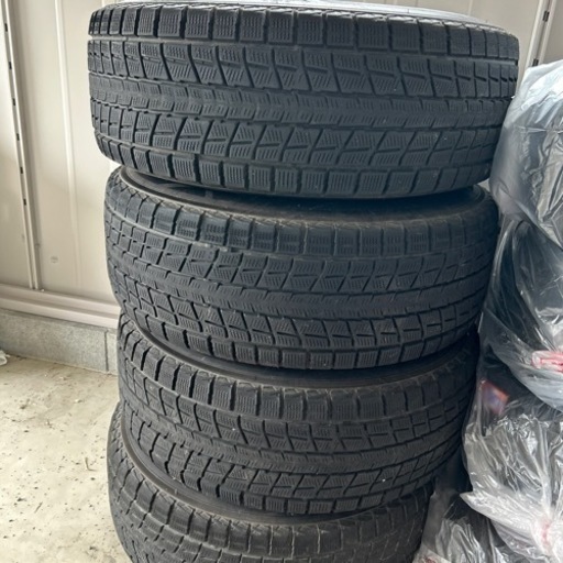 車のパーツ タイヤ、ホイール265/70R15