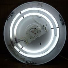 USED リモコンなしのヒモを引っ張って点灯するタイプです スリム蛍光灯タイプのシーリングライト ＮＥＣ 2012年製の画像