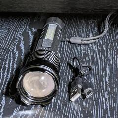 最新多機能モード付　LED懐中電灯