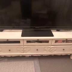 ロココ調テレビ台