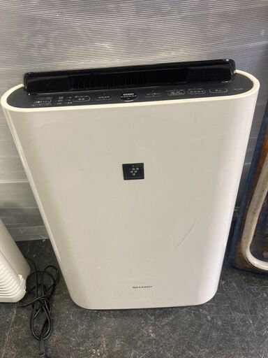 ☆中古￥3,000！SHARP　加湿空気清浄機　家電　2015年製　KC-D50-W型　【BD158】