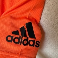 アディダス  adidas  160  オレンジ　Tシャツ　の画像