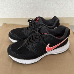 NIKE ブラック ランニングシューズ スポーツシューズ  24cmの画像