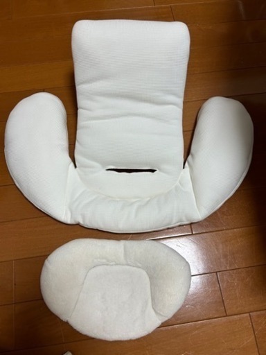 【取引中】チャイルドシートCombi コンビ クルムーヴ 回転式   