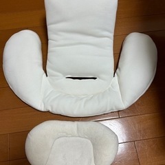 【取引中】チャイルドシートCombi コンビ クルムーヴ 回転式   の画像