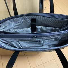 【値下げしました】就活・ビジネスバッグ　黒（A4入ります）女性用の画像