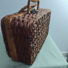 籐製の、バッグの画像