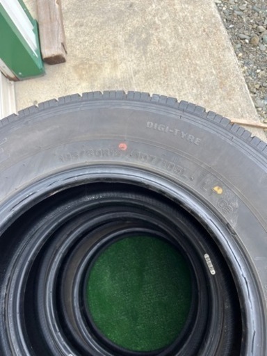 ハイエース等　195/80r15   107/105L