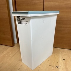 蓋付きゴミ箱20Lあげますの画像