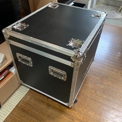 輸送ケース　大型機器の画像