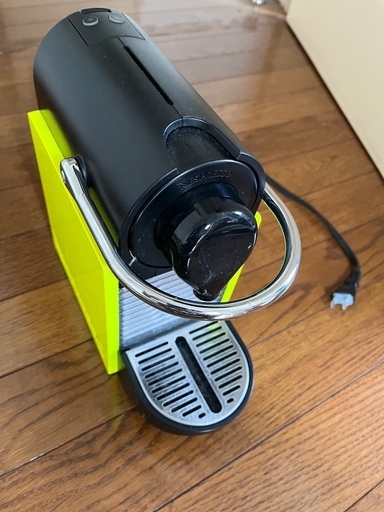 ネスプレッソ　コーヒーメーカー