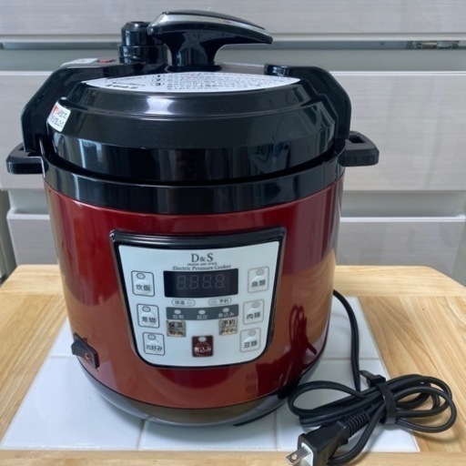 【取引中】D\u0026S 家庭用マイコン電気圧力鍋　STL-EC30R レッド